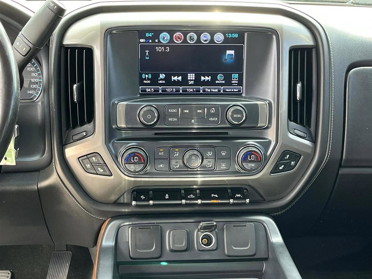 Used 2018 Chevrolet Silverado 1500 High Country image 19