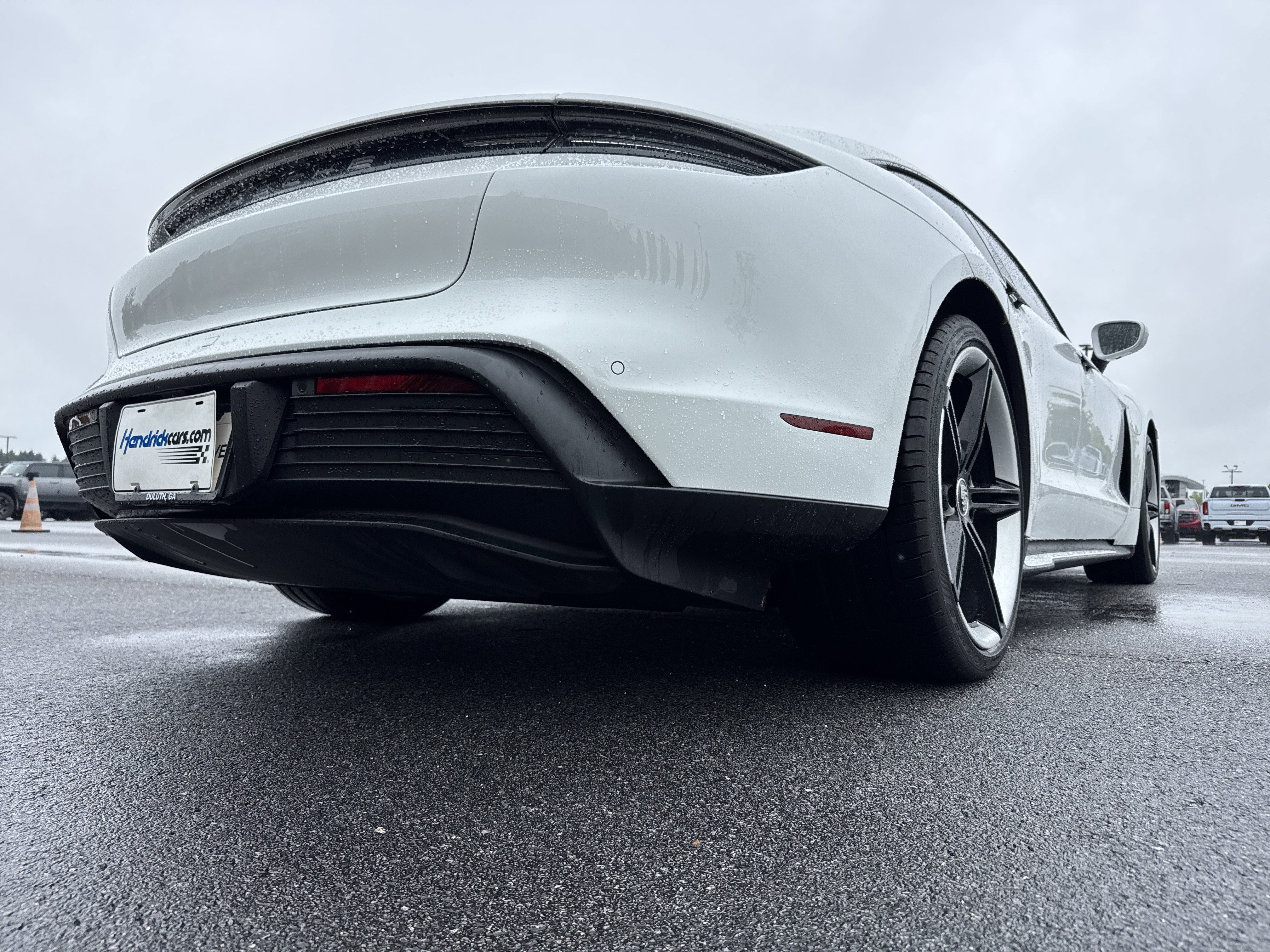 Used 2022 Porsche Taycan RWD image 10