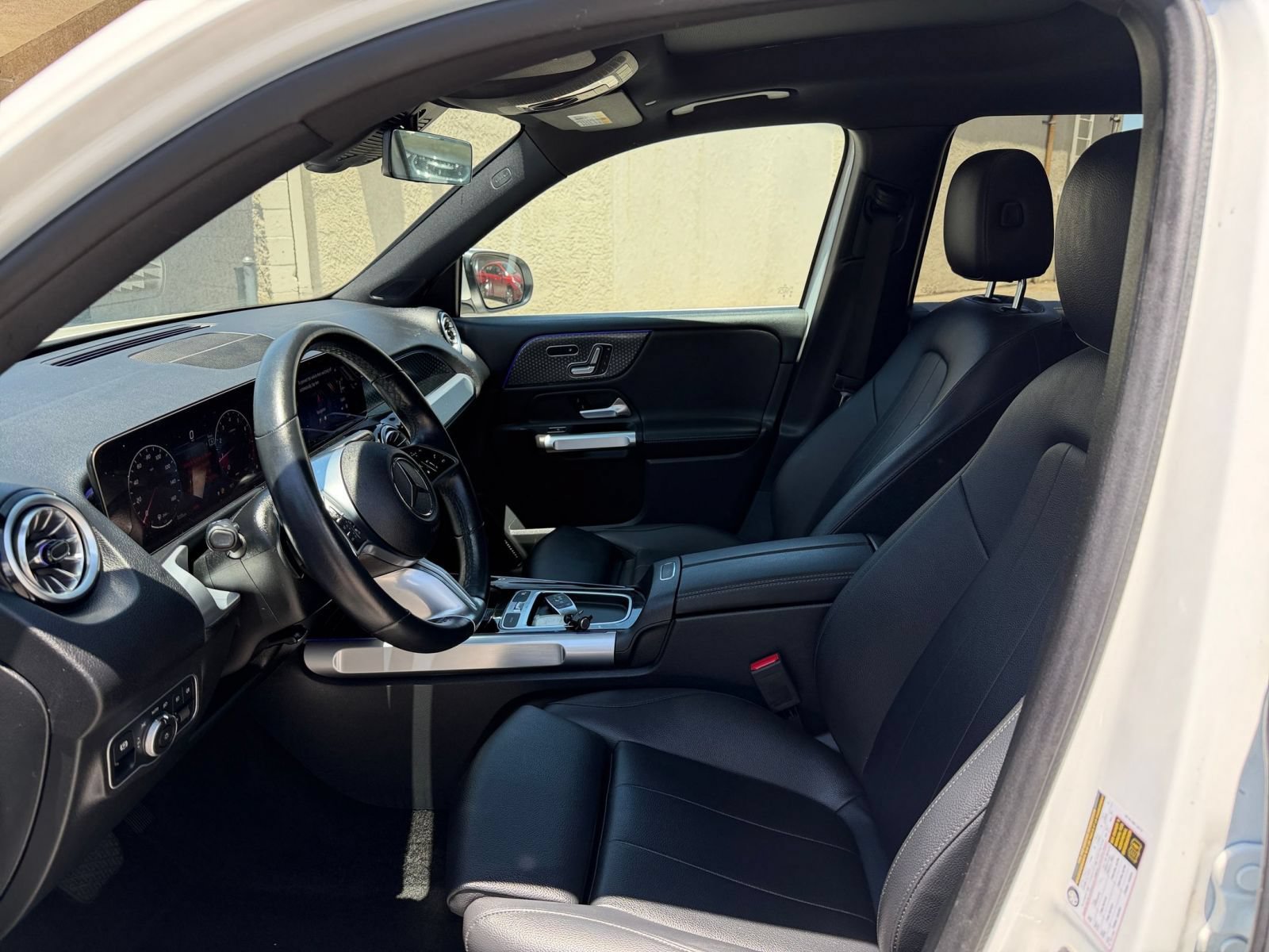 Used 2025 Mercedes-Benz GLB 250 image 29