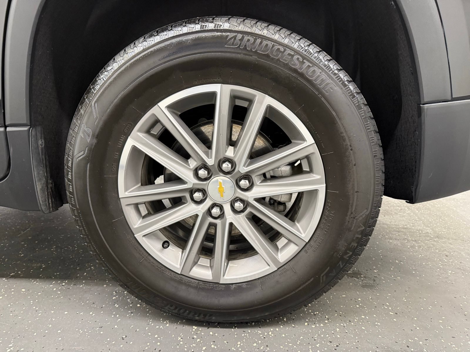 Used 2024 Chevrolet Traverse LT w/ LPO, Floor Liner Package AWD/4WD image 19