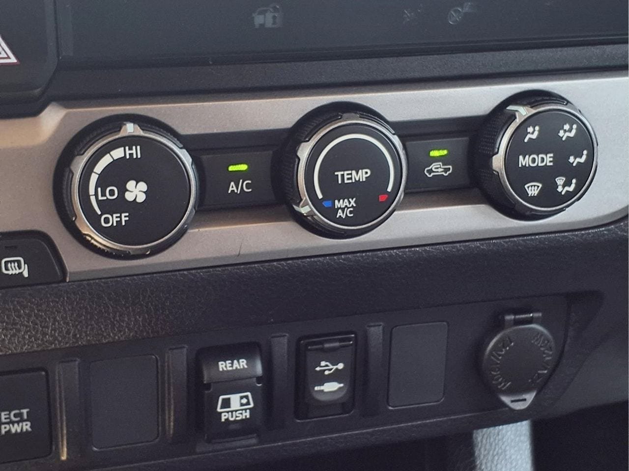 Certified 2019 Toyota Tacoma SR5 AWD/4WD image 15