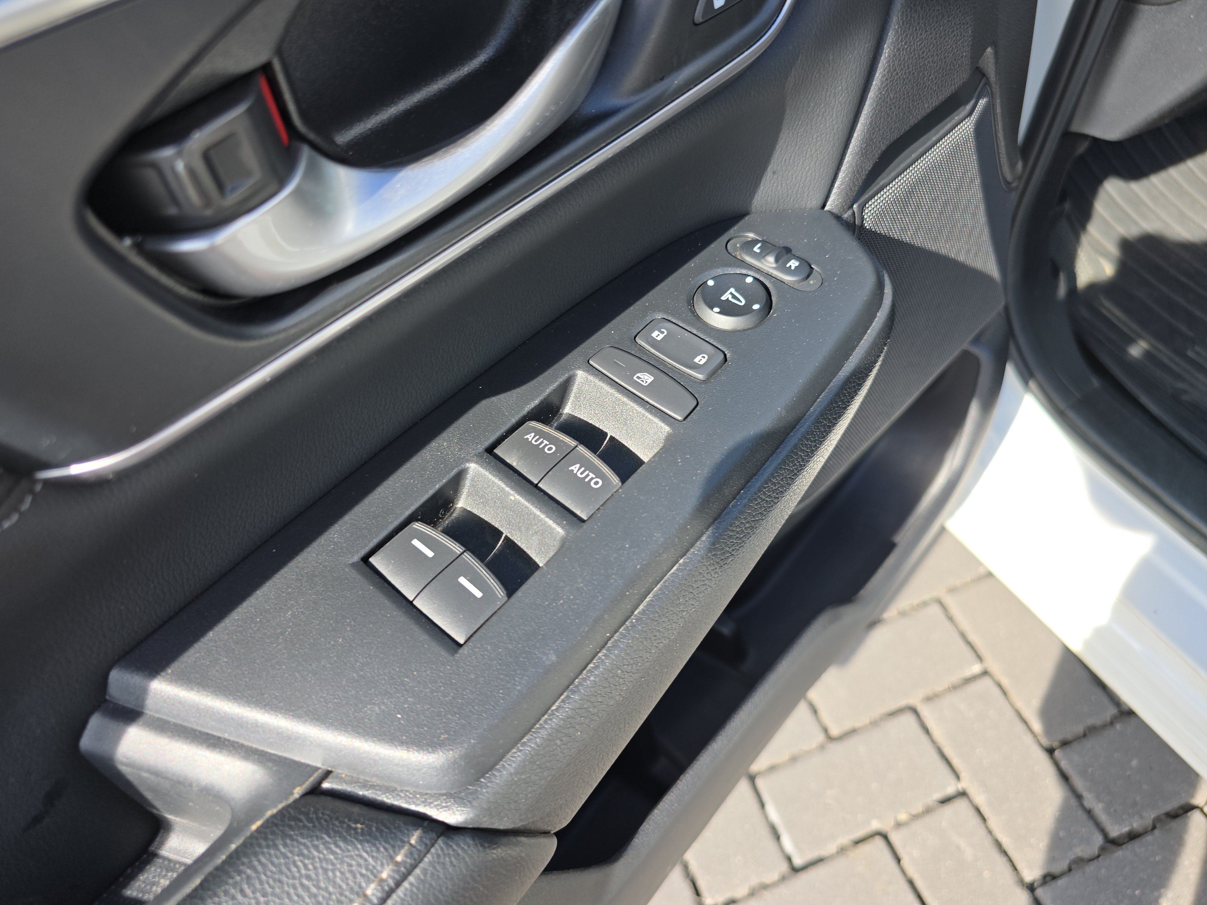 Used 2022 Honda CR-V EX-L image 19