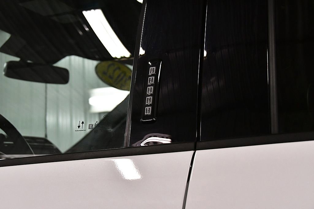 Used 2022 Ford F250 Lariat w/ Tremor Off-Road Package image 17