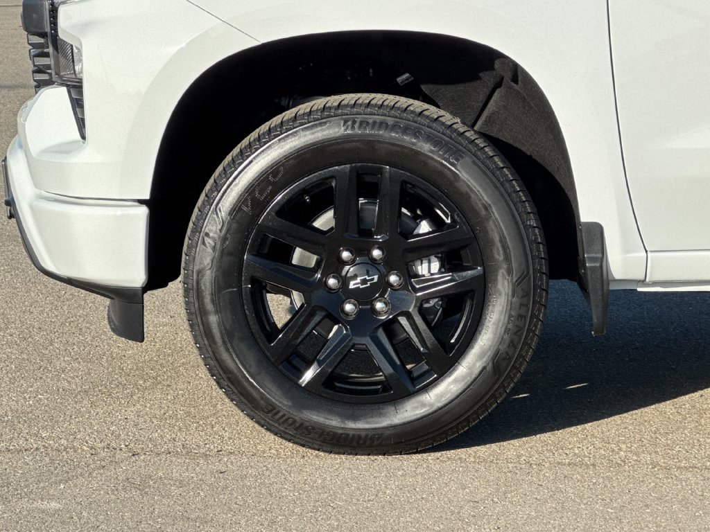 New 2026 Chevrolet Silverado 1500 Custom w/ LPO, Dark Essentials Package RWD image 23