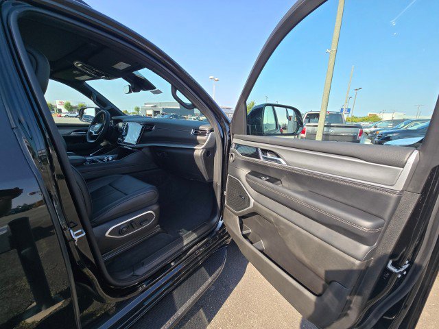 New 2025 Jeep Wagoneer Series II w/ Convenience Group I image 10