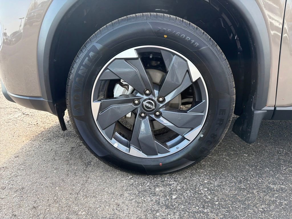 Used 2025 Nissan Rogue SV image 29