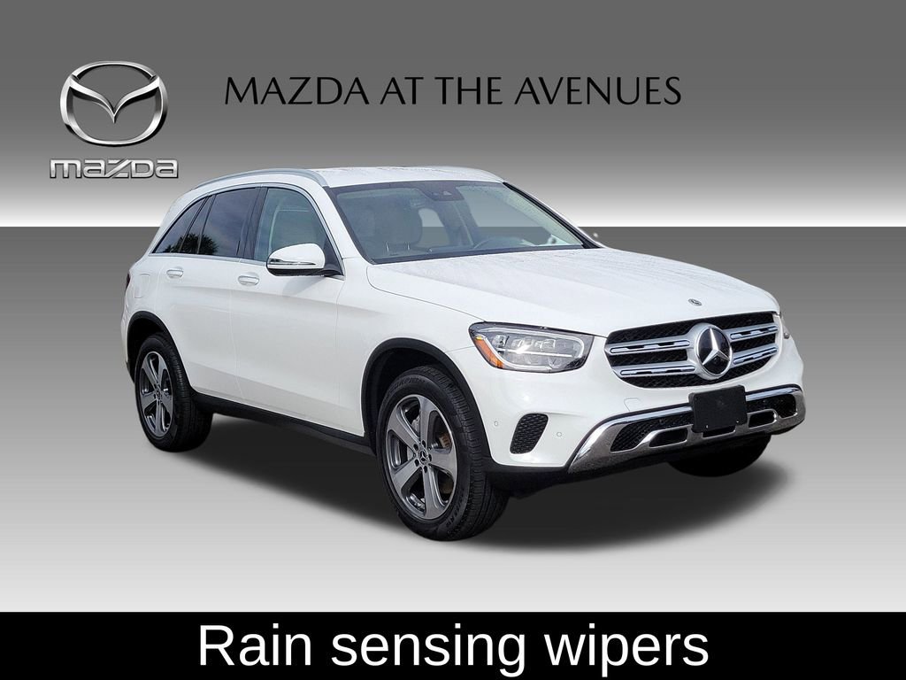 Used 2022 Mercedes-Benz GLC 300 4MATIC w/ Premium Package Lite image 3