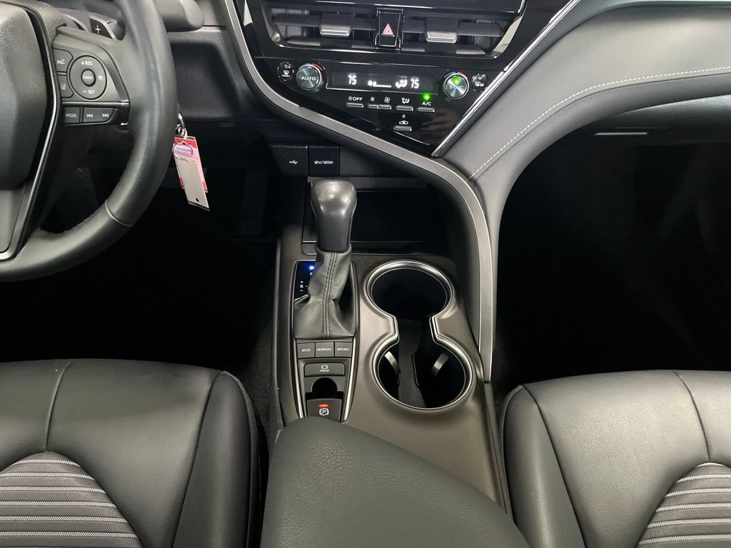 Used 2024 Toyota Camry SE AWD/4WD image 10