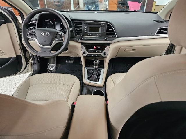 Used 2017 Hyundai Elantra SE w/ Cargo Package image 9