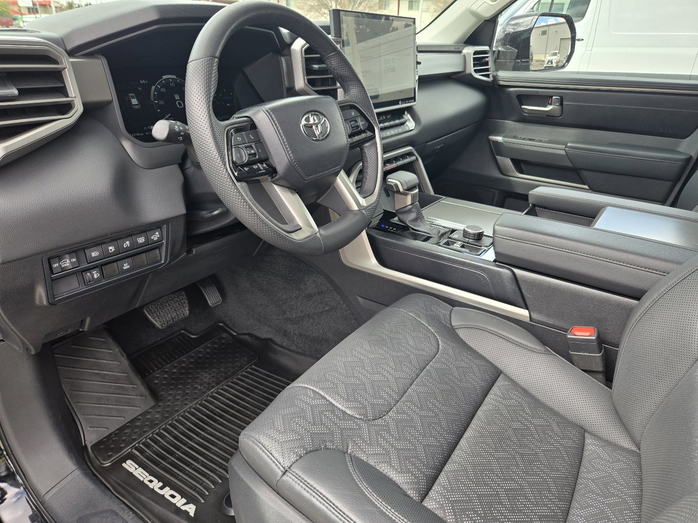 Used 2024 Toyota Sequoia SR5 w/ SR5 Premium Package AWD/4WD image 20