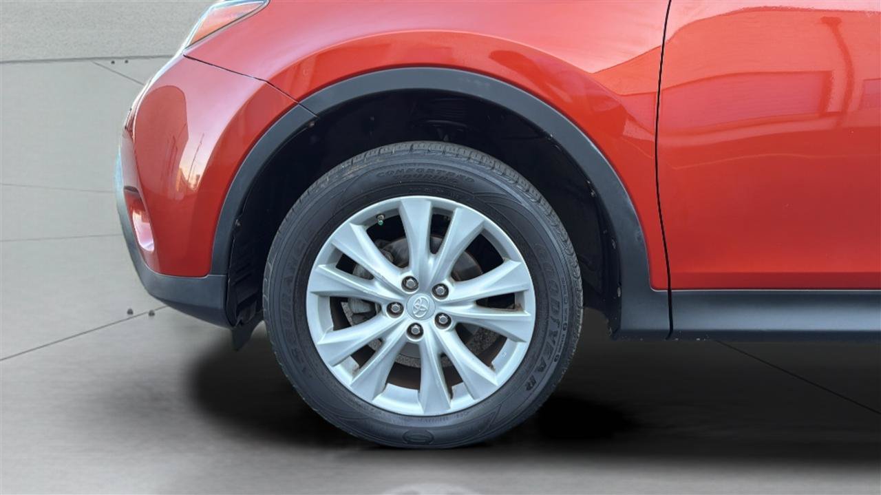 Used 2015 Toyota RAV4 Limited w/ Technology Package AWD/4WD image 34