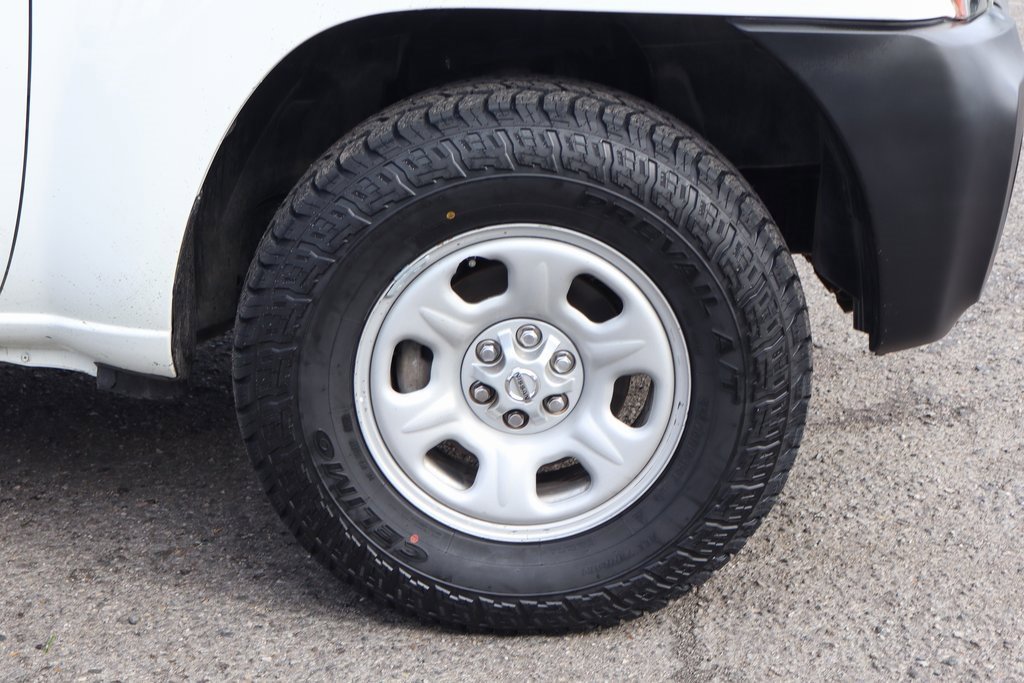 Used 2015 Nissan Xterra X image 37