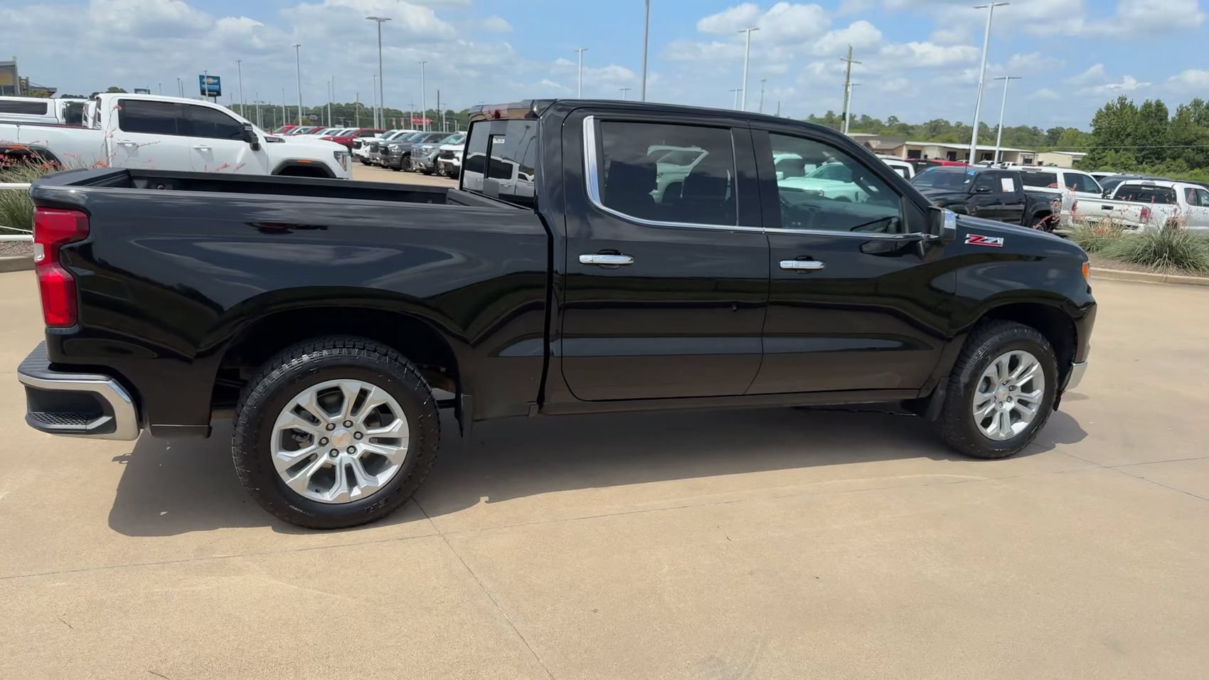 Used 2025 Chevrolet Silverado 1500 LTZ w/ Technology Package AWD/4WD image 8
