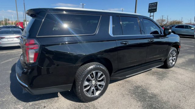 Used 2021 Chevrolet Suburban LS AWD/4WD image 2