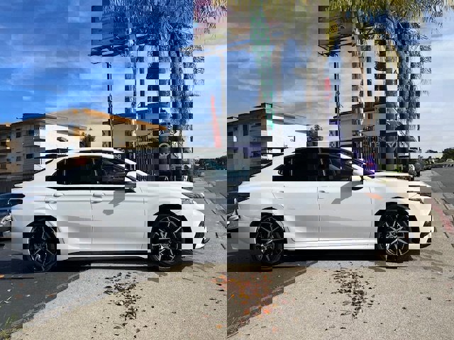 Used 2021 Toyota Camry SE image 2