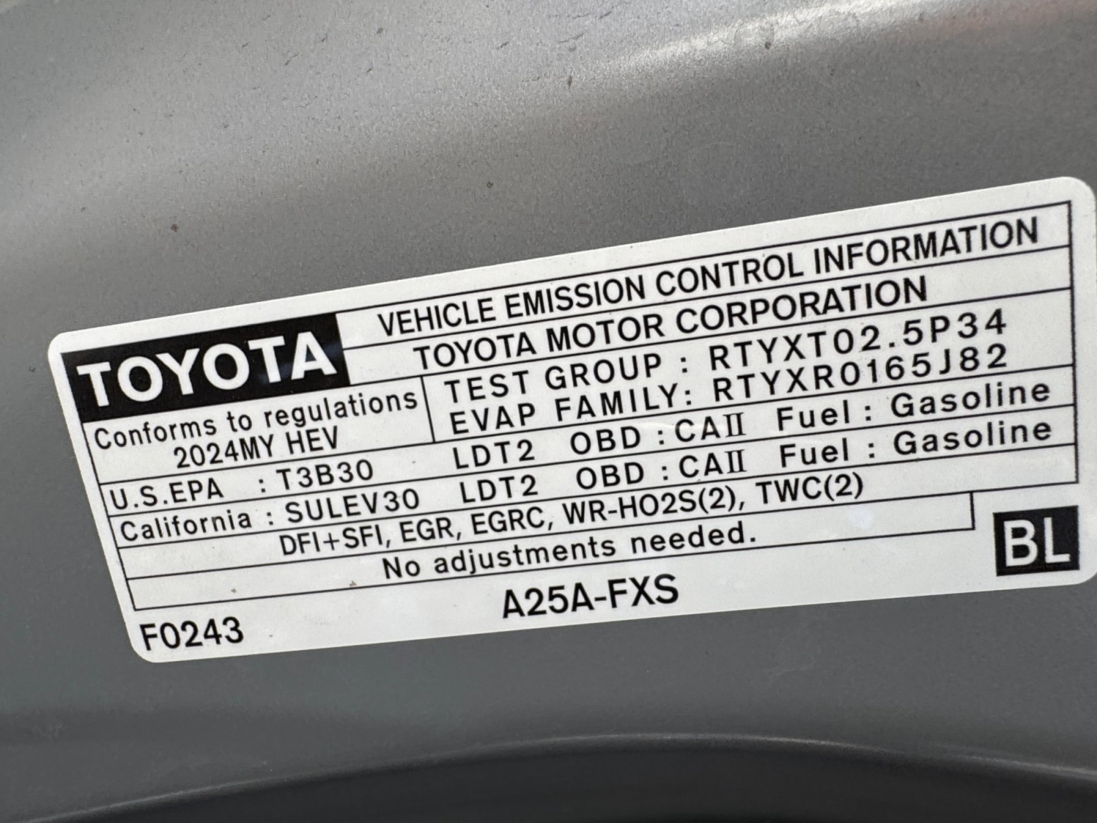 Used 2024 Toyota Highlander LE FWD image 21