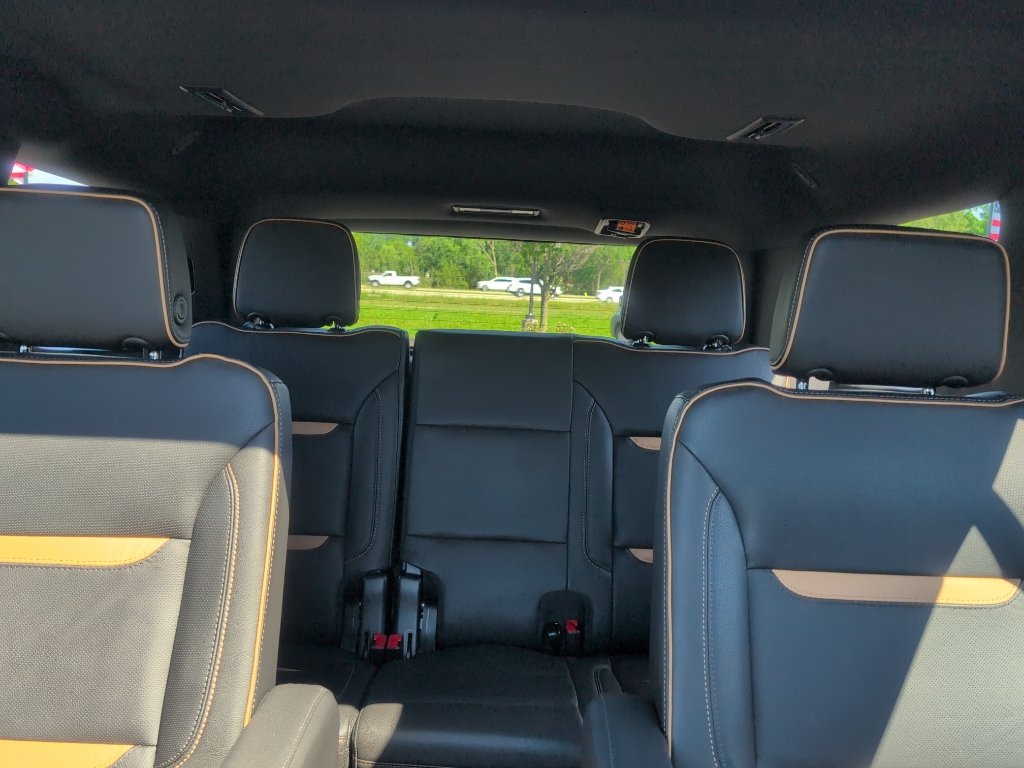 Used 2023 GMC Yukon AT4 w/ AT4 Premium Package AWD/4WD image 25