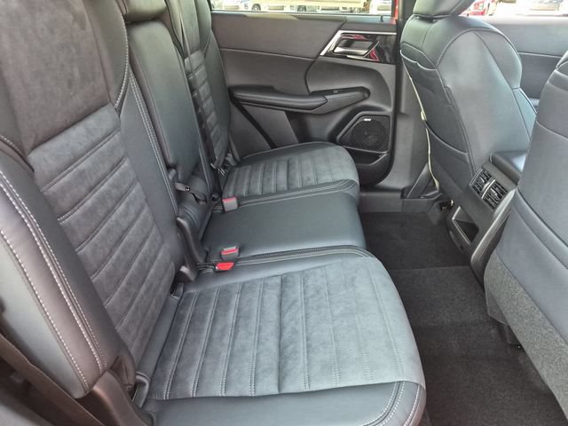 New 2026 Mitsubishi Outlander AWD image 34