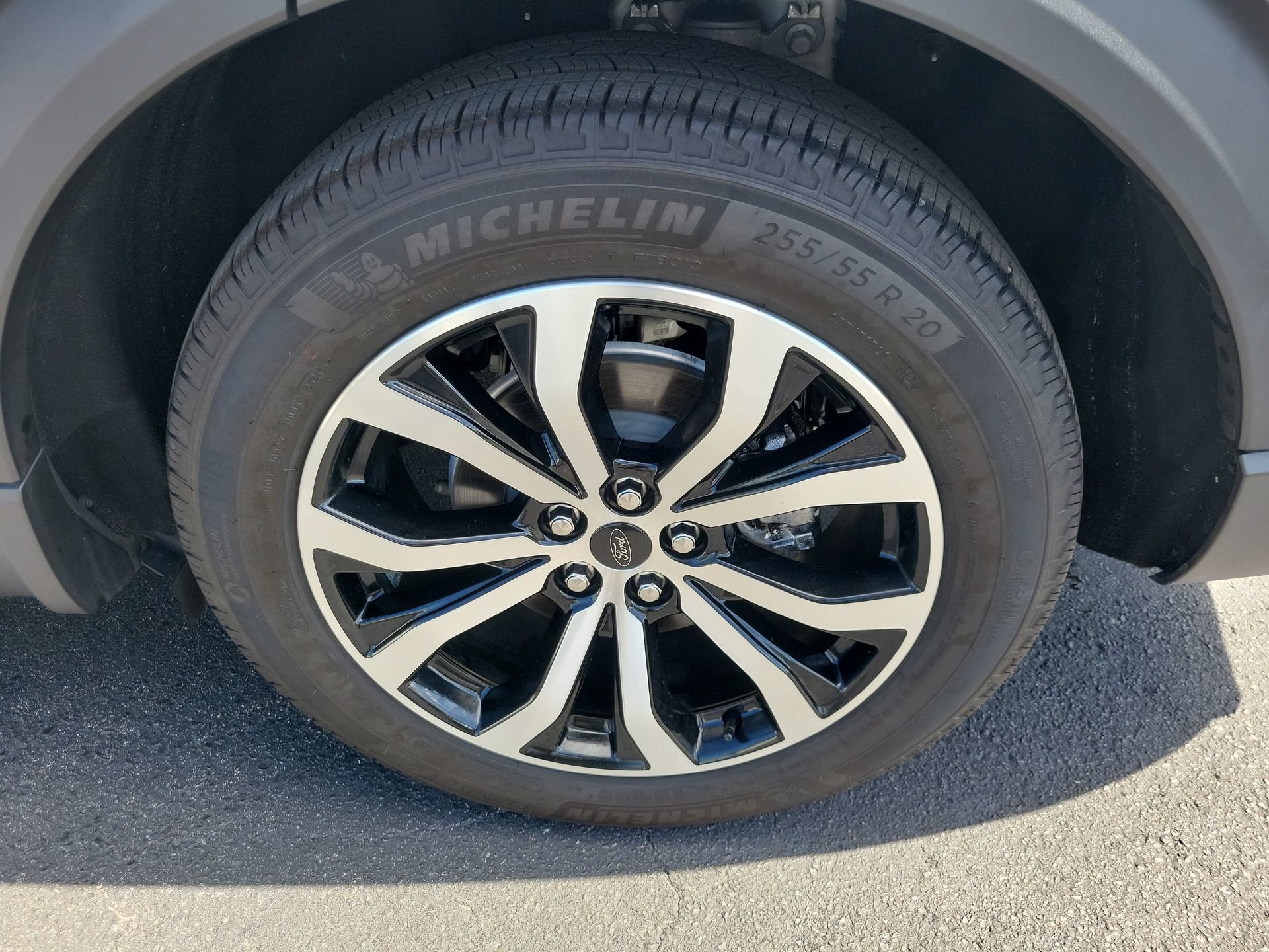 Used 2025 Ford Explorer ST-Line w/ Premium Package RWD image 34