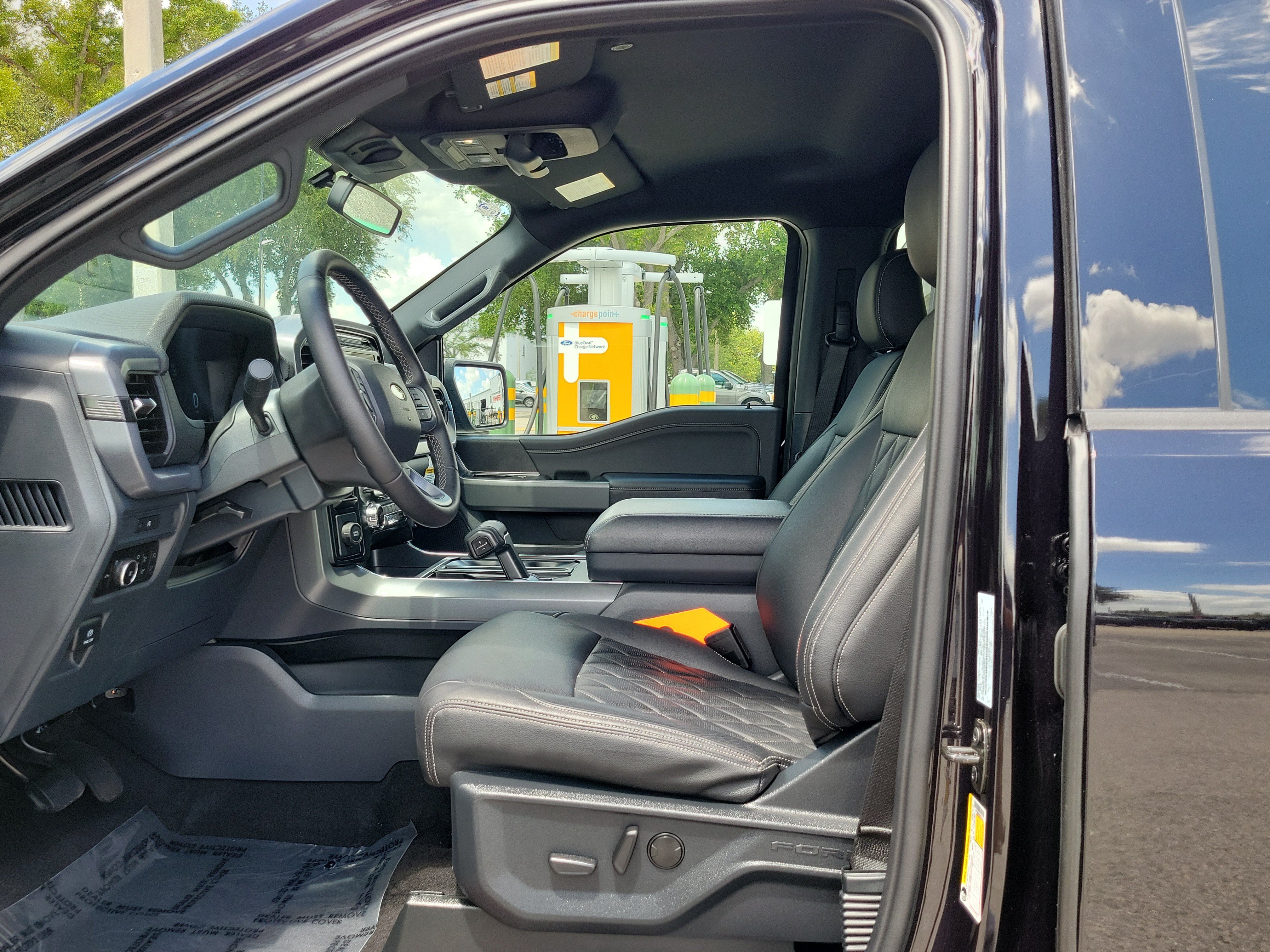 Used 2025 Ford F150 XLT w/ Equipment Group 302A MID RWD image 19