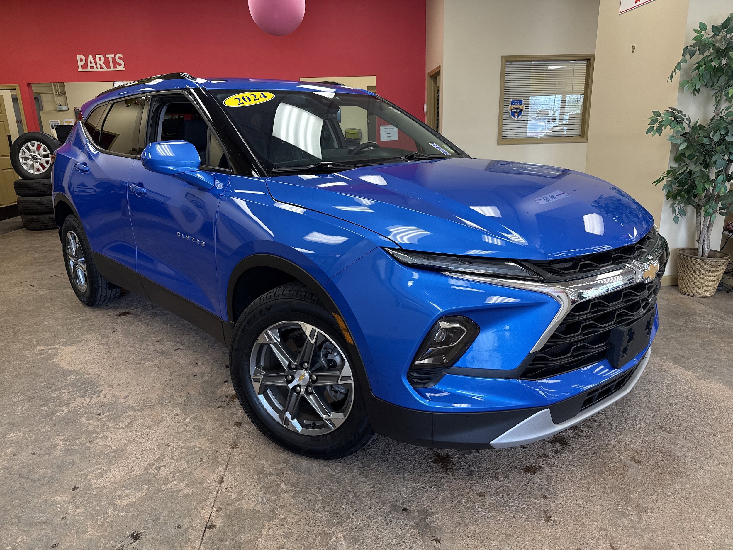 Used 2024 Chevrolet Blazer LT w/ Convenience Package AWD/4WD image 12