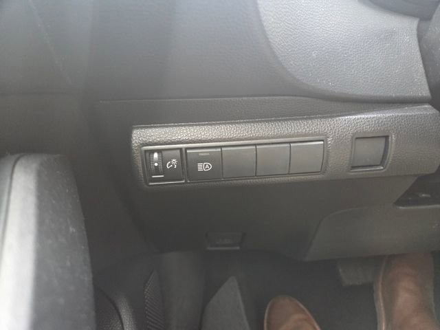 Used 2022 Toyota Corolla LE image 4