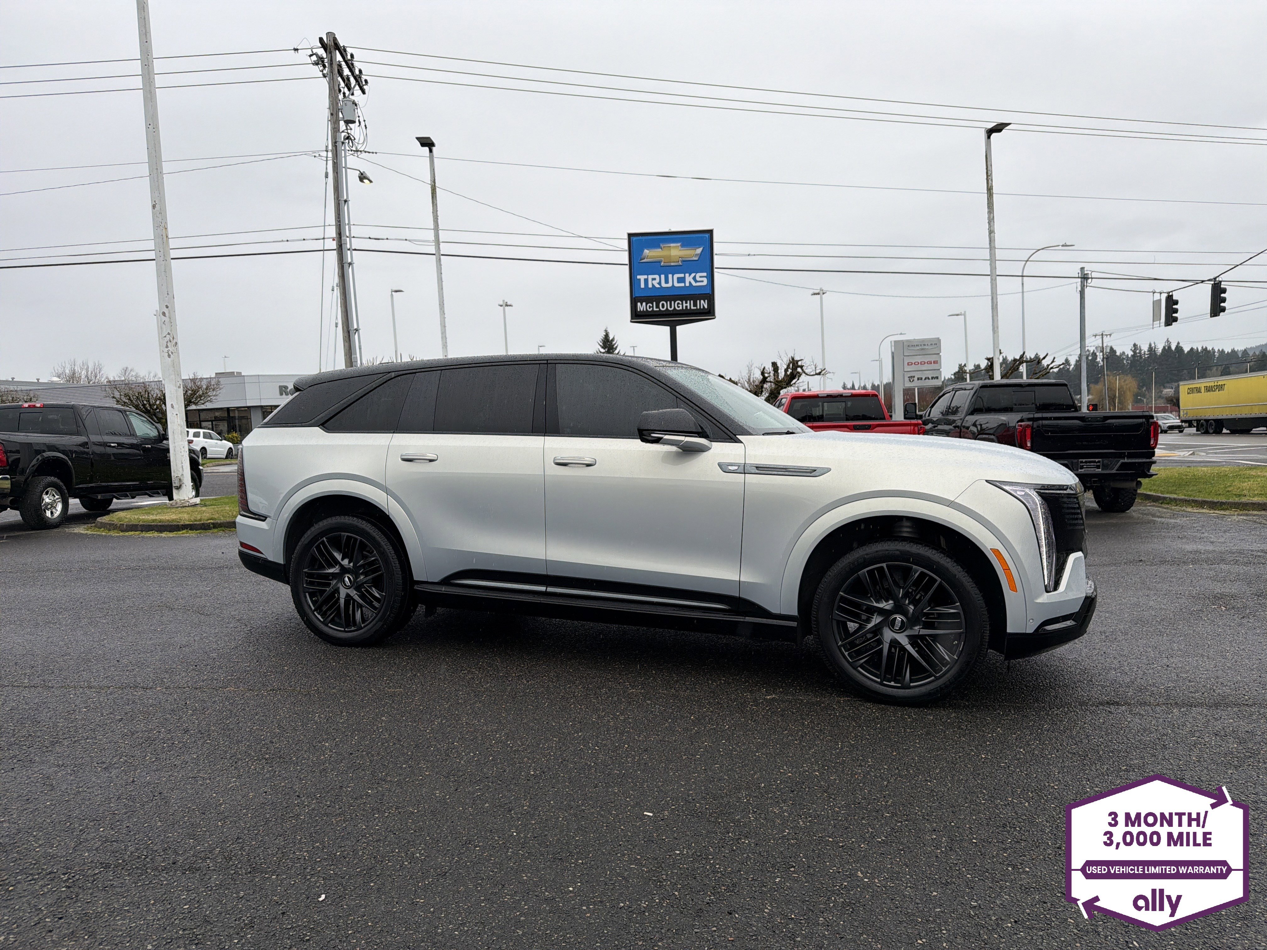 Used 2025 Cadillac Escalade IQ Sport 2 w/ LPO, ONYX Package image 7