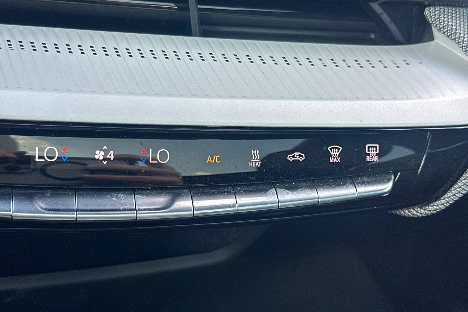 Certified 2025 Cadillac Optiq Sport 2 AWD/4WD image 29