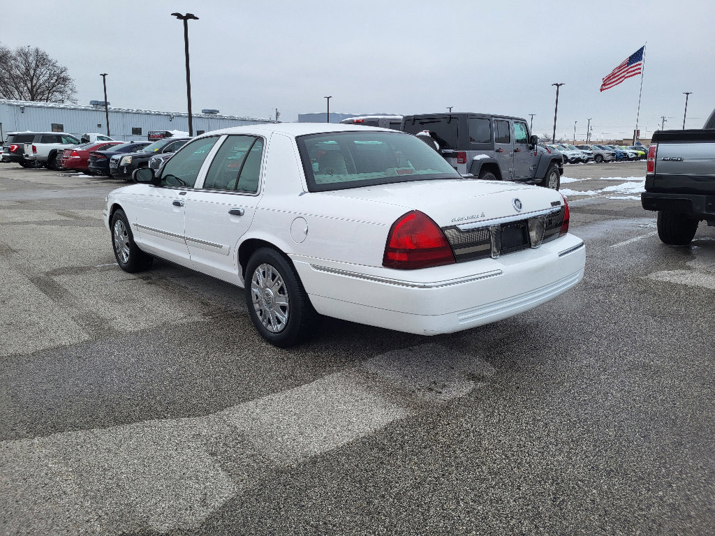 Used 2008 Mercury Grand Marquis GS image 11