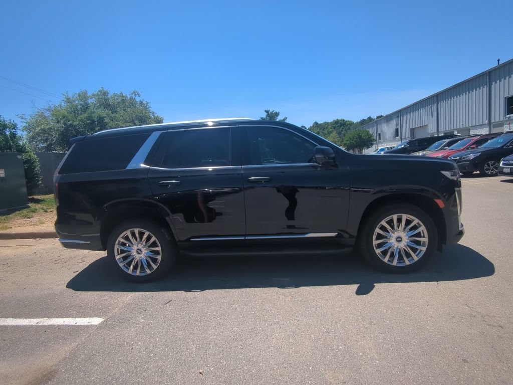 Used 2022 Cadillac Escalade Premium Luxury AWD/4WD image 2