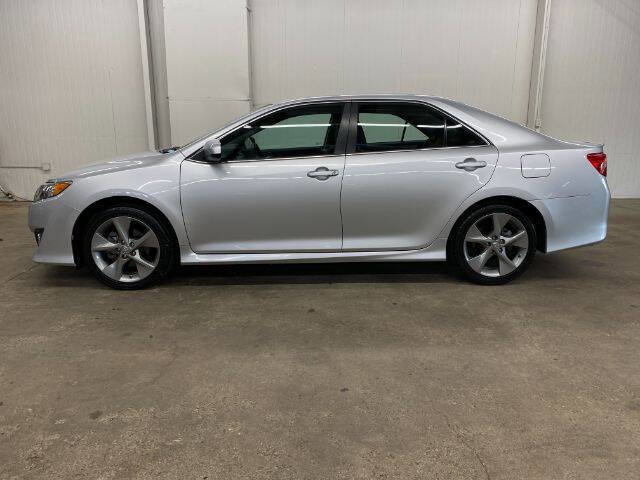 Used 2013 Toyota Camry XLE image 2