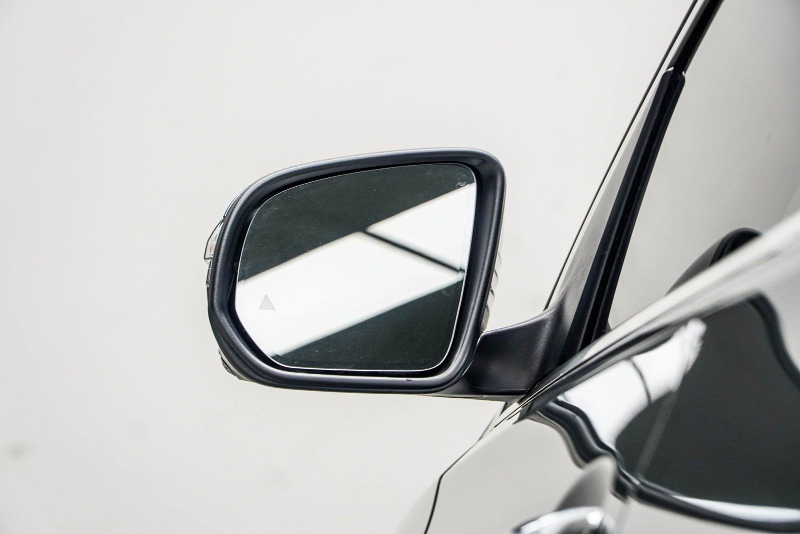 Used 2025 Mercedes-Benz GLE 450 4MATIC Coupe w/ Driver Assistance Package image 16