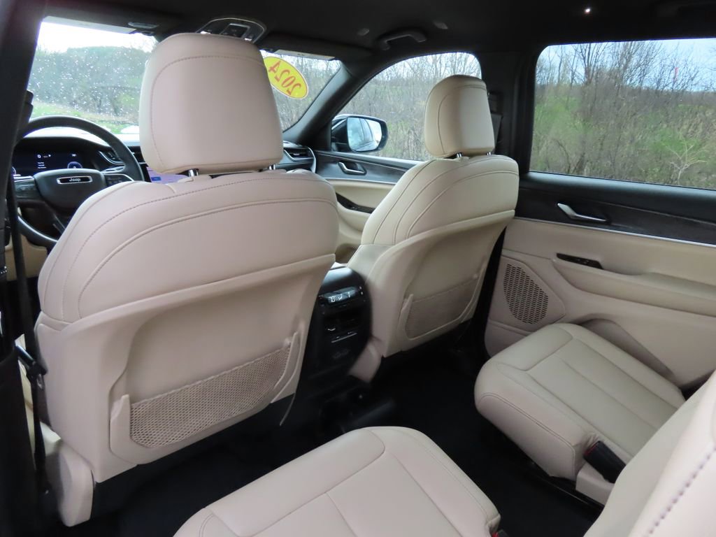 Certified 2024 Jeep Grand Cherokee L Limited AWD/4WD image 24