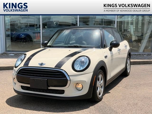 Used 2016 MINI Cooper 4-Door Hardtop FWD image 1