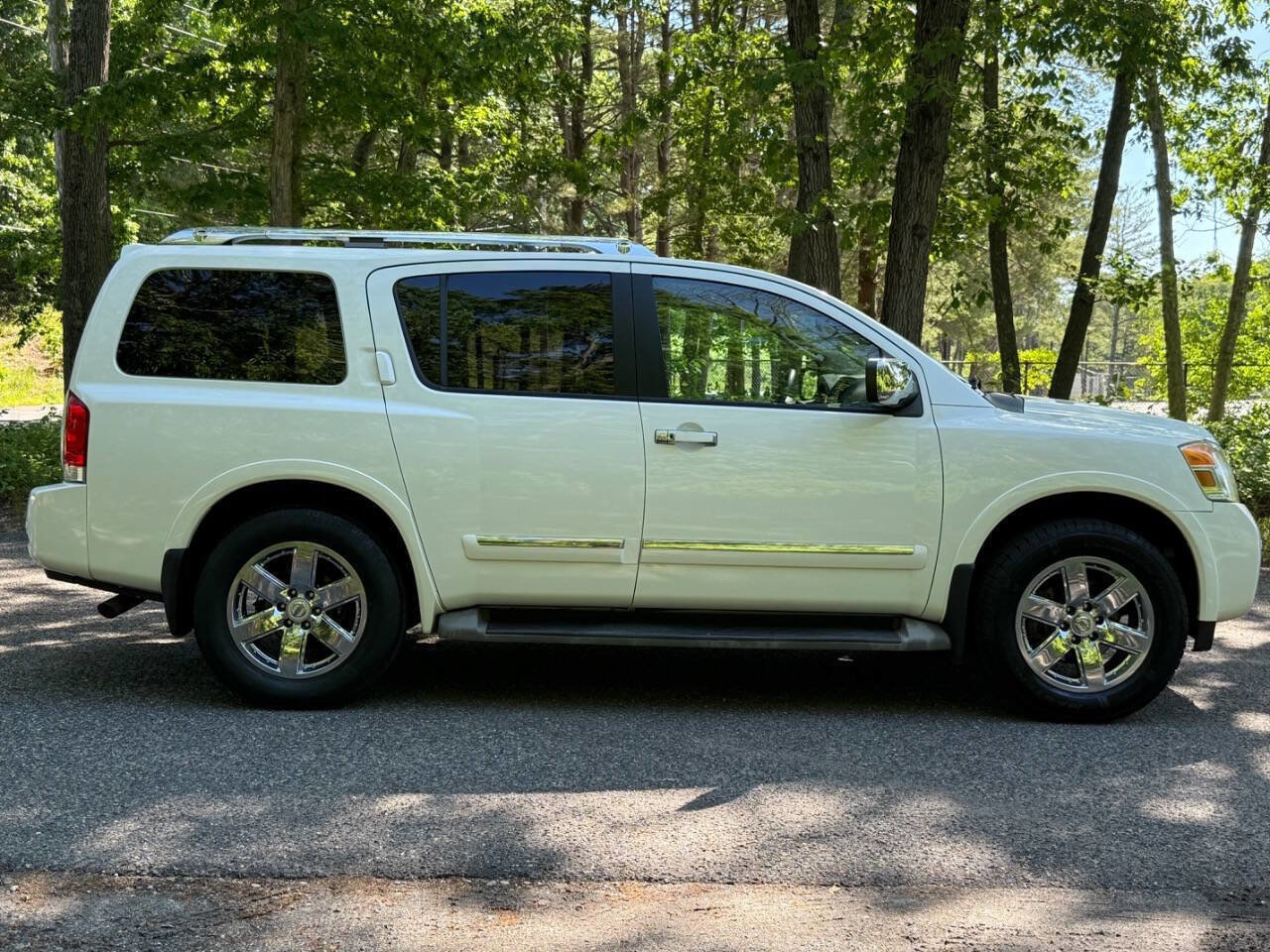 Used 2011 Nissan Armada Platinum AWD/4WD image 4