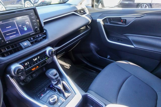 Certified 2022 Toyota RAV4 LE image 21