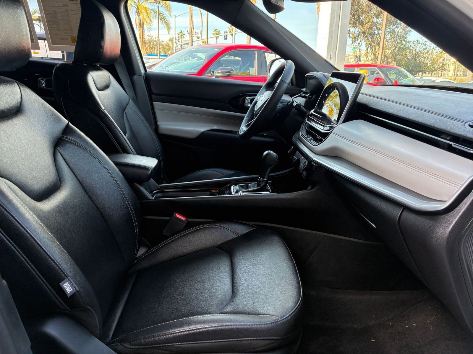Used 2025 Jeep Compass Limited AWD/4WD image 37