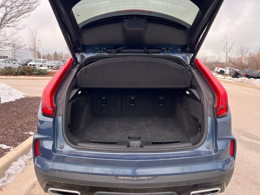 Used 2025 Cadillac XT4 Premium Luxury image 8