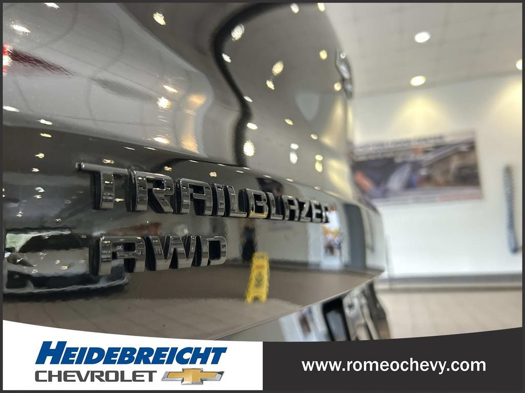 Used 2024 Chevrolet TrailBlazer RS w/ Driver Confidence Package AWD/4WD image 37