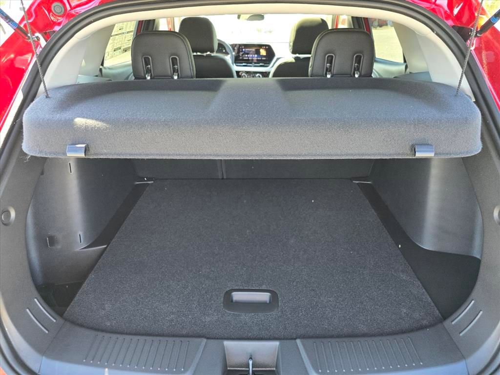 New 2026 Chevrolet Trax LT w/ Sunroof Package FWD image 21