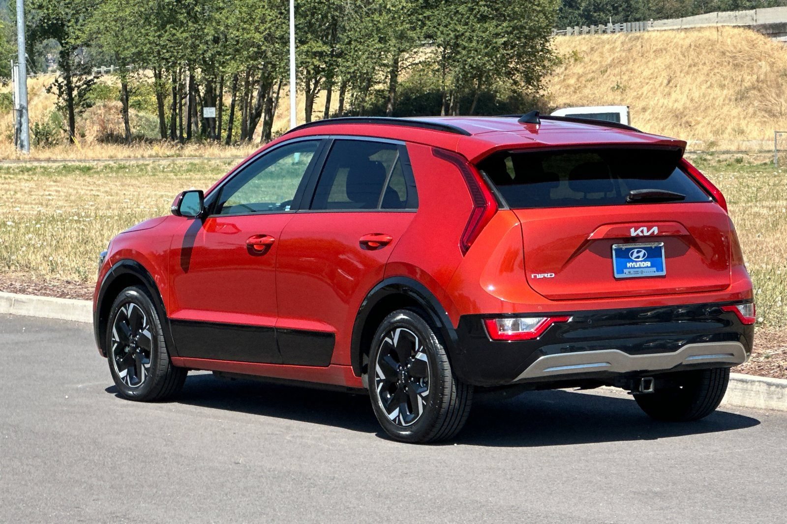 Used 2023 Kia Niro Wind w/ Wind Preserve Package FWD image 5