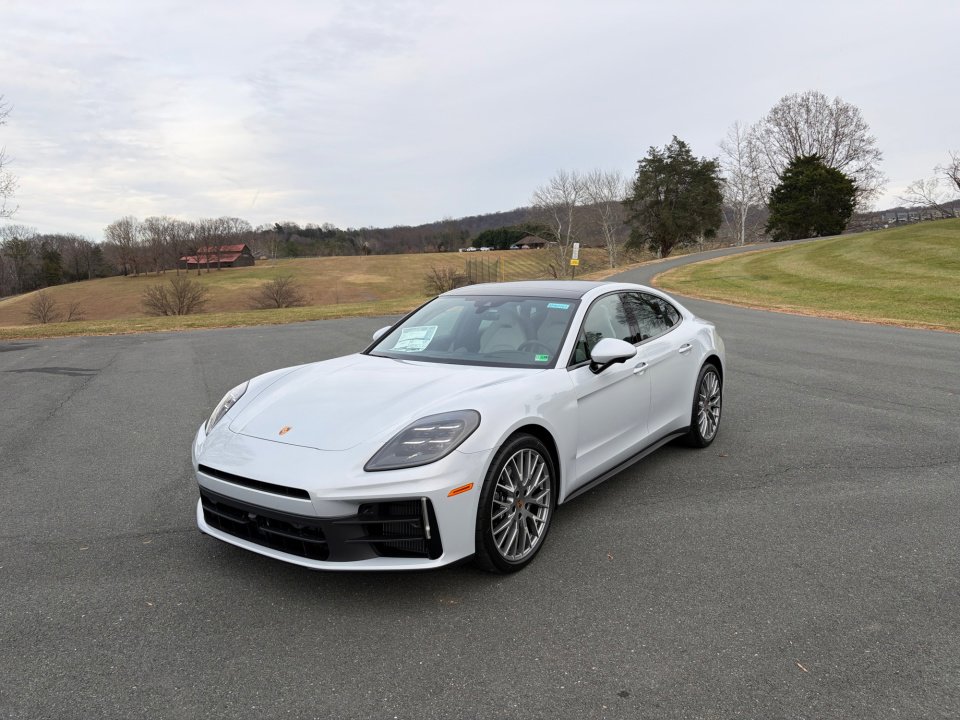 New 2026 Porsche Panamera 4 image 1