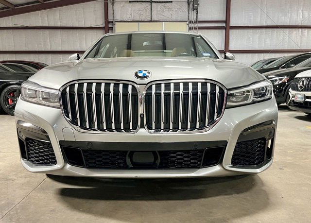 Used 2021 BMW 750i xDrive w/ M Sport Package image 8