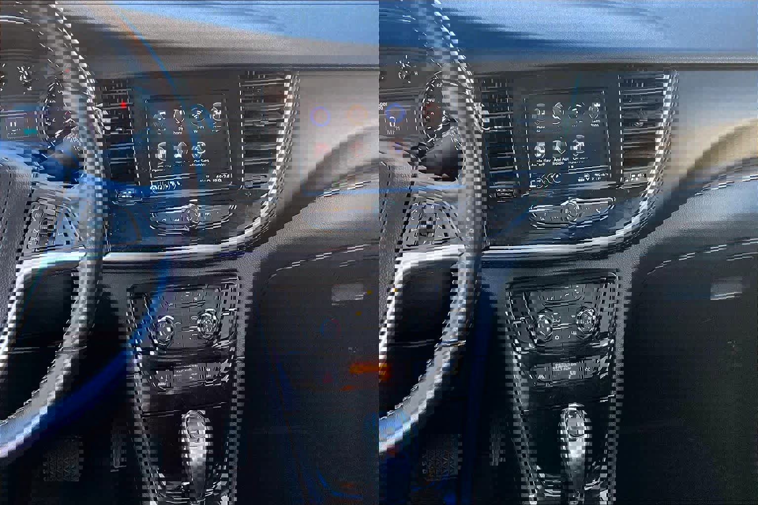 Used 2022 Buick Encore Preferred image 2