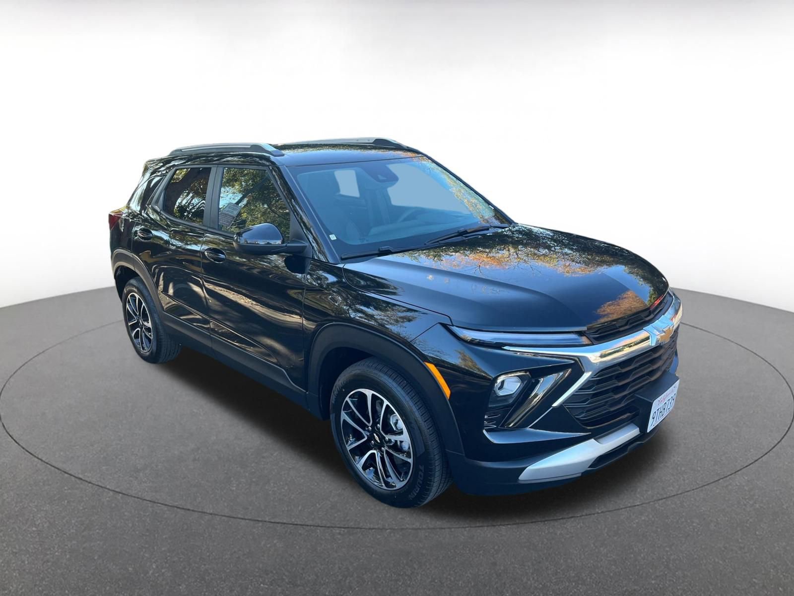 Used 2025 Chevrolet TrailBlazer LT image 1