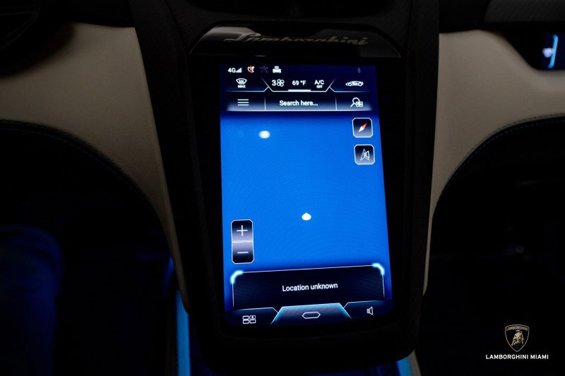 Used 2025 Lamborghini Revuelto image 59