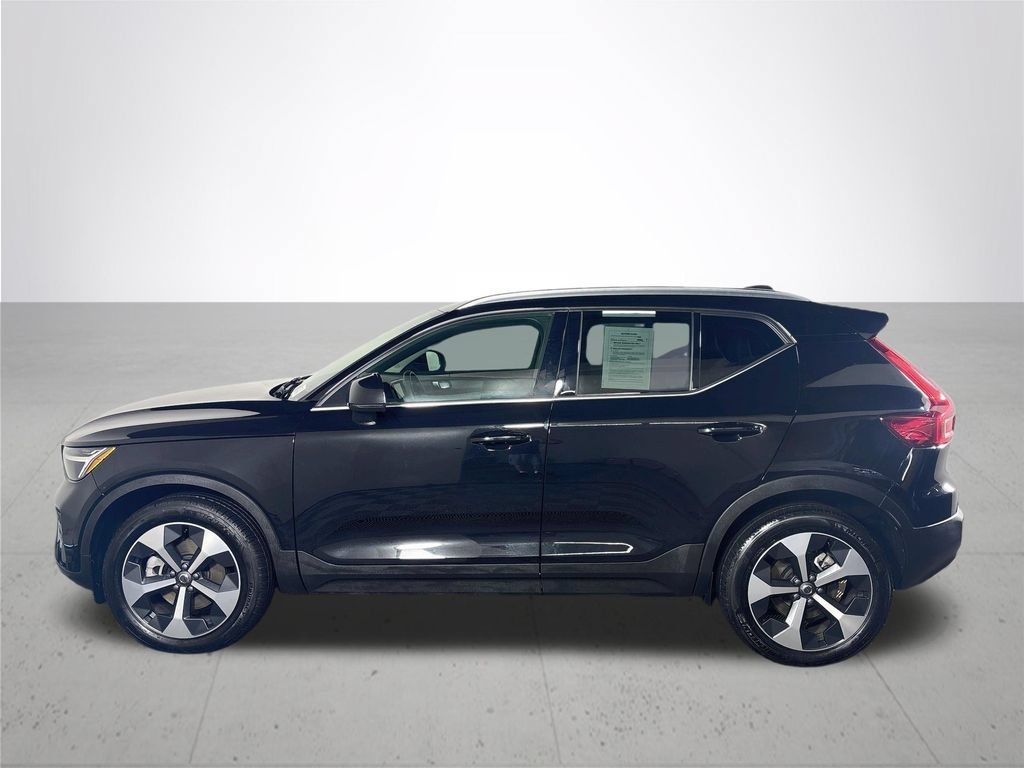Used 2024 Volvo XC40 B5 Core AWD/4WD image 9