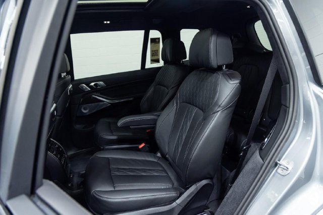 New 2027 BMW X7 M60i AWD/4WD image 25