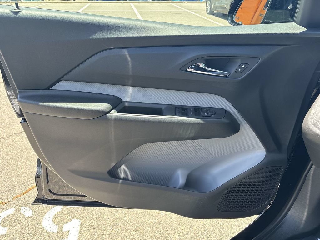 New 2027 Chevrolet Bolt LT w/ Comfort Package FWD image 22