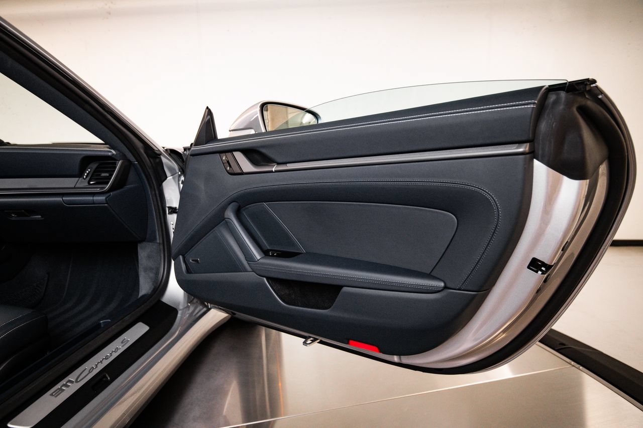 Certified 2025 Porsche 911 Carrera S RWD image 27